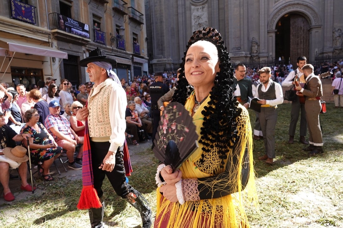 Si has estado en la Plaza de las Pasiegas, búscate en nuestra galería