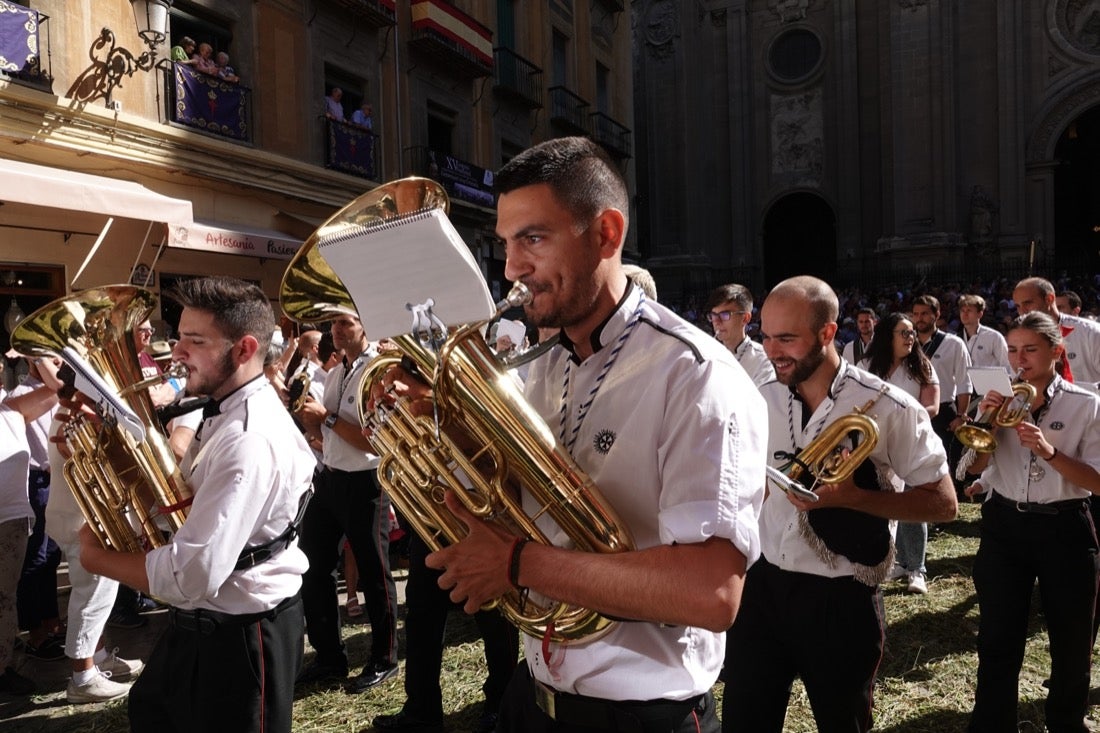 Si has estado en la Plaza de las Pasiegas, búscate en nuestra galería