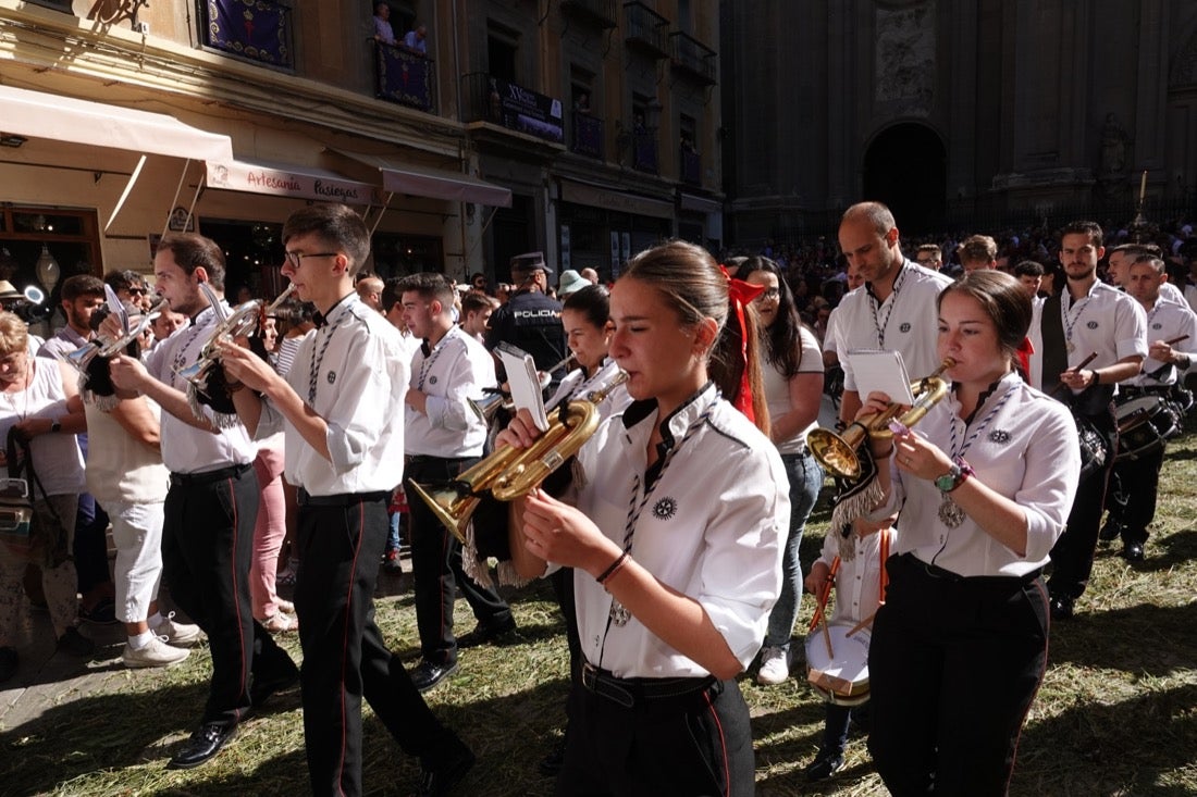 Si has estado en la Plaza de las Pasiegas, búscate en nuestra galería