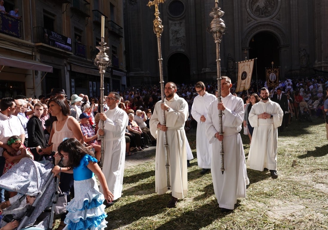 Si has estado en la Plaza de las Pasiegas, búscate en nuestra galería