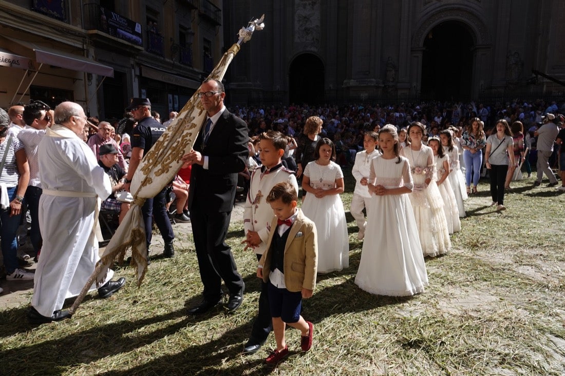 Si has estado en la Plaza de las Pasiegas, búscate en nuestra galería