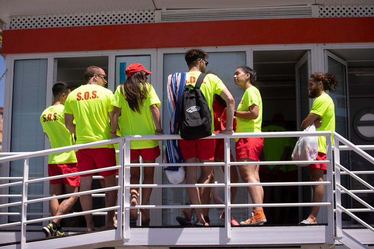 El servicio estará en funcionamiento hasta el 9 de septiembre, con horario de 12 del mediodía a 8 de la tarde y contará con 31 socorristas, entre ellos, 1 coordinador, 4 encargados de puestos de socorro y 4 patrones de embarcaciones