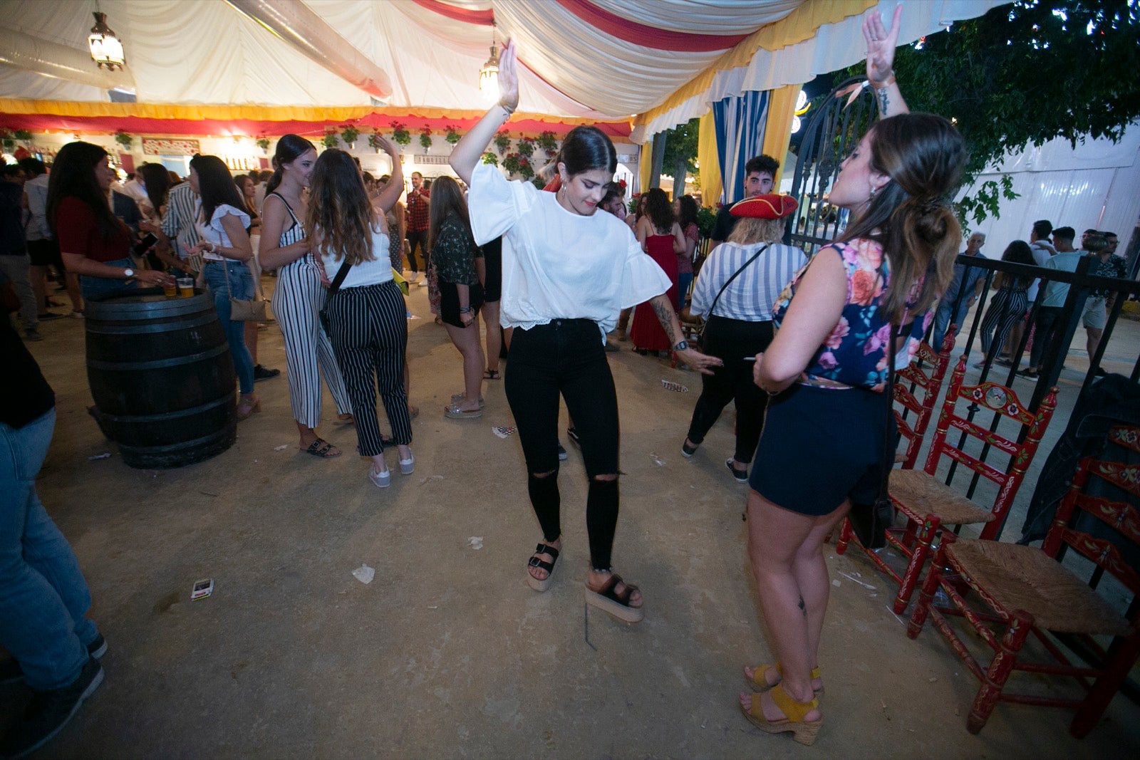 El festivo de la feria de Granada se hizo sentir en el recinto de Almanjáyar