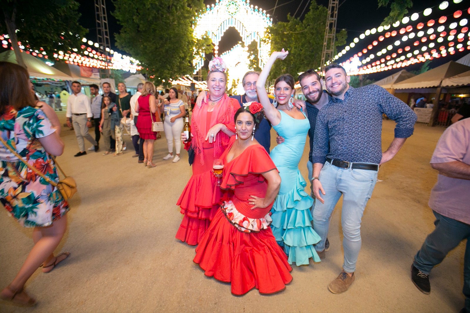 El festivo de la feria de Granada se hizo sentir en el recinto de Almanjáyar