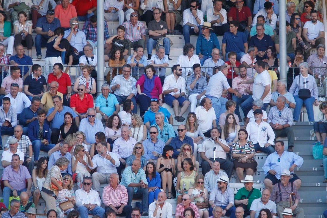 Fueron muchos los que acudieron a la plaza de toros de la ciudad este jueves