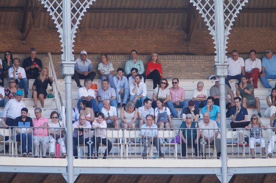 Fueron muchos los que acudieron a la plaza de toros de la ciudad este jueves