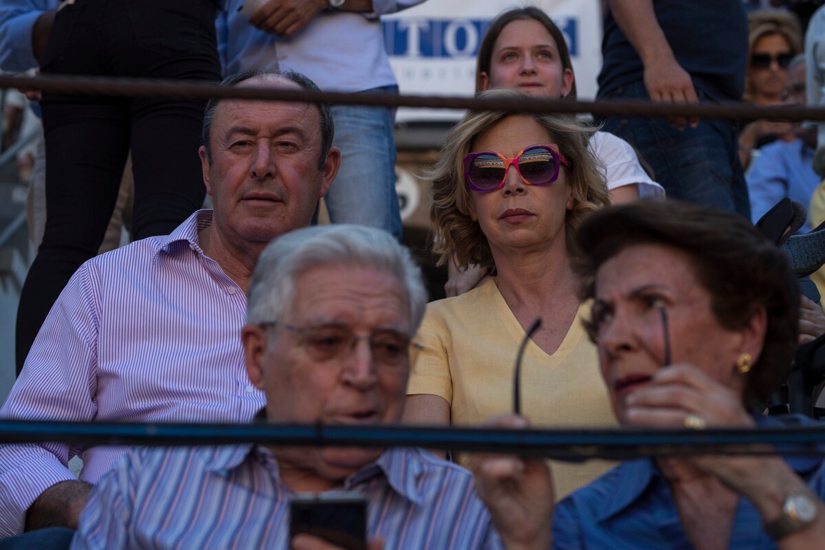 El diestro levanta a la grada con seis orejas y un rabo, confirmando que volvía a la ciudad nazarí con lo mejor de su tauromaquia