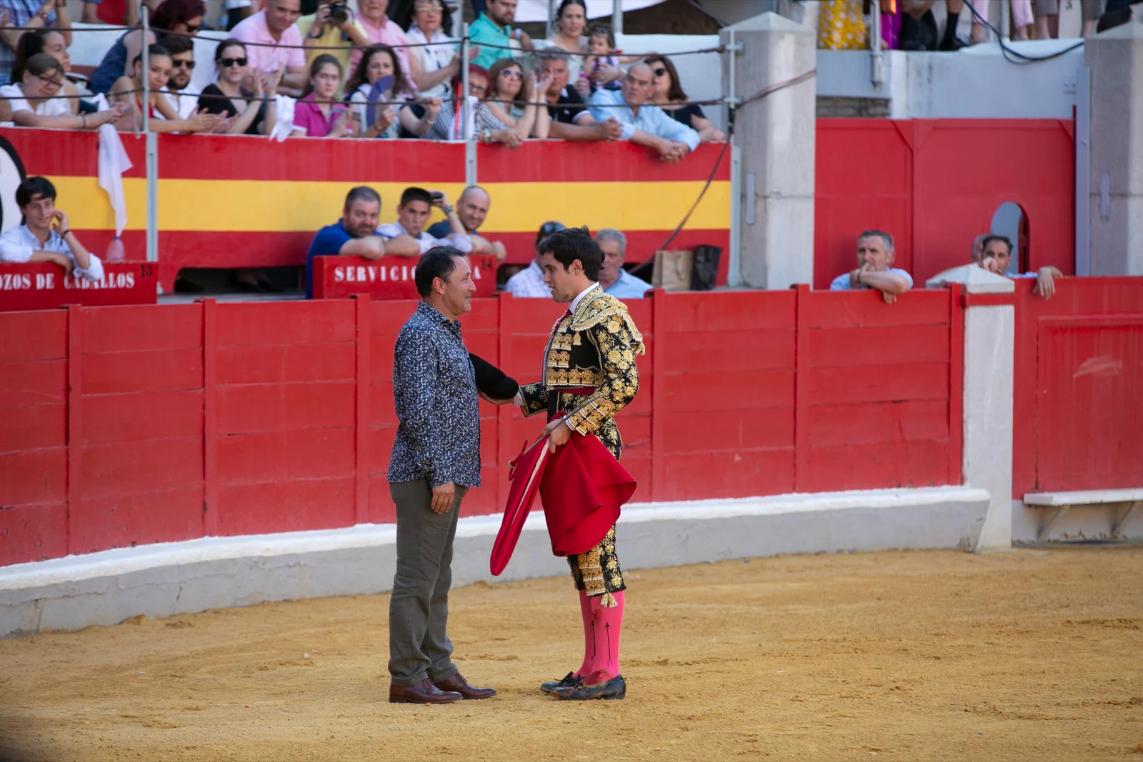 Borja Collado y Miguel Aguilar ponen broche triunfal a la feria del Corpus. El bastetano Aquilino Girón, que cortó una oreja y acreditó sobrado valor, acabó en la enfermería con una lesión en la rodilla