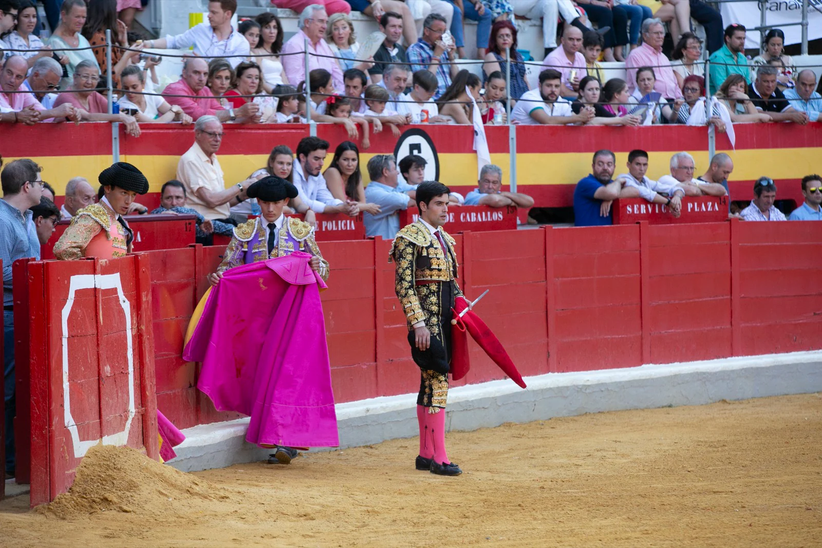 Borja Collado y Miguel Aguilar ponen broche triunfal a la feria del Corpus. El bastetano Aquilino Girón, que cortó una oreja y acreditó sobrado valor, acabó en la enfermería con una lesión en la rodilla