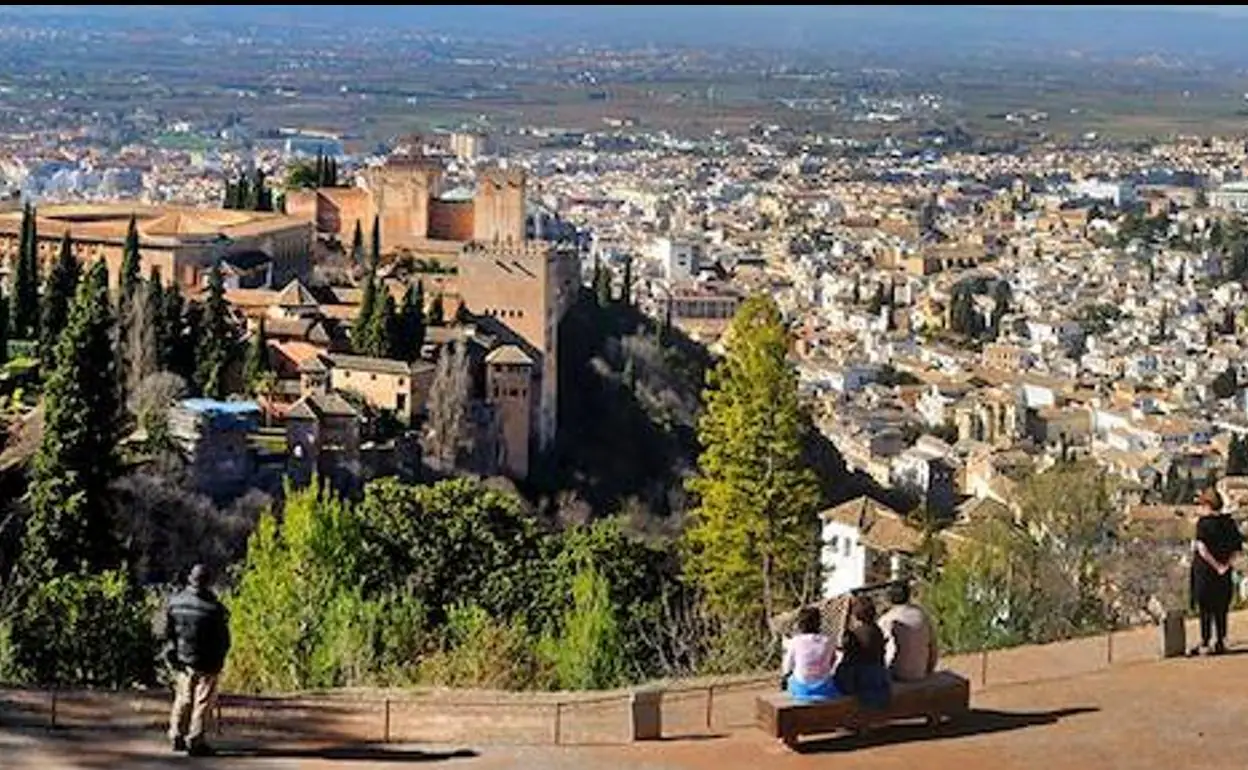 Noble Desgracia intencional Rutas senderistas en Granada | La Silla del Moro: historia y naturaleza por  la Dehesa del Generalife | Ideal