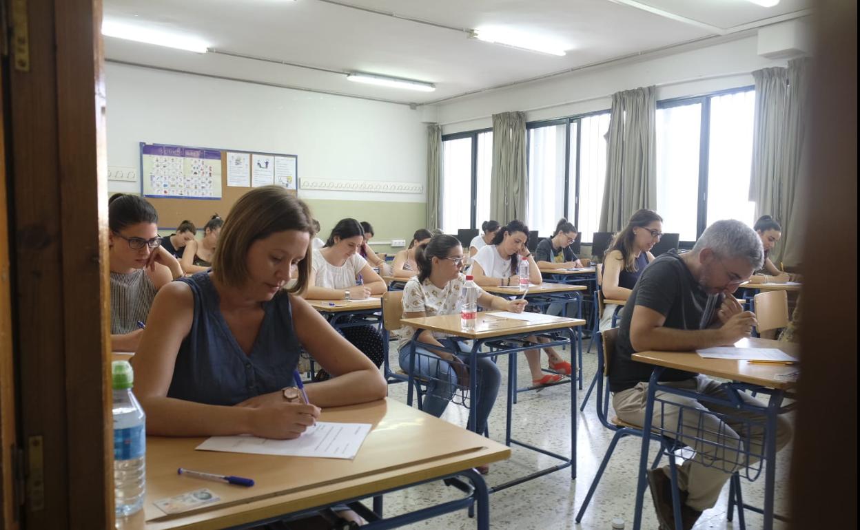 Opositores hoy repitiendo una parte del examen 