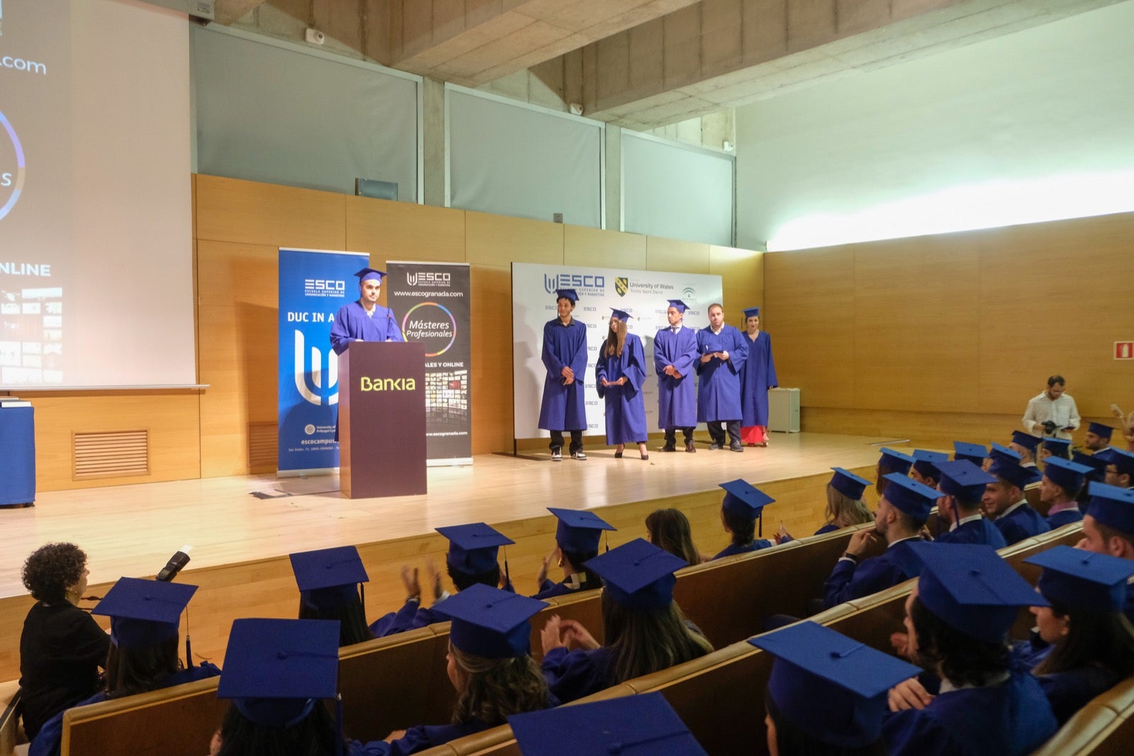 Después de cuatro años de estudios, la de anoche era una fecha muy esperada para varias promociones de esta escuela