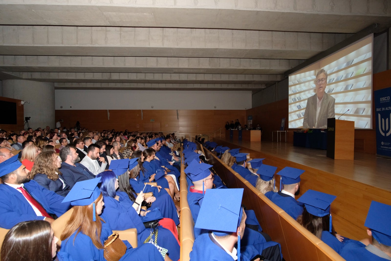 Después de cuatro años de estudios, la de anoche era una fecha muy esperada para varias promociones de esta escuela