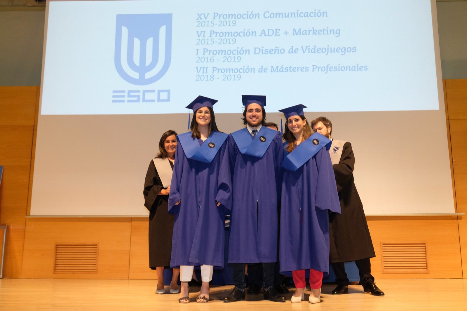 Después de cuatro años de estudios, la de anoche era una fecha muy esperada para varias promociones de esta escuela