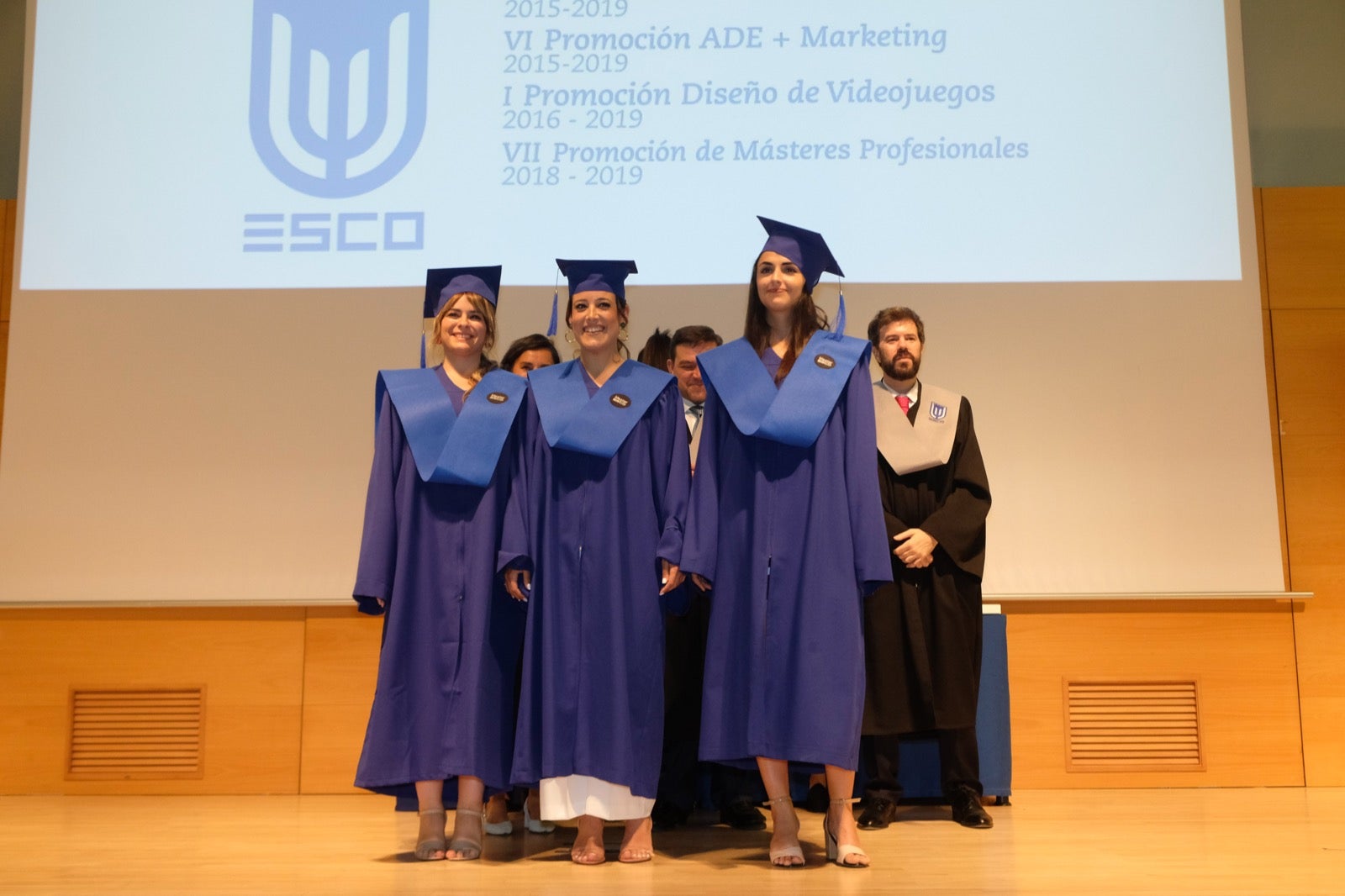 Después de cuatro años de estudios, la de anoche era una fecha muy esperada para varias promociones de esta escuela