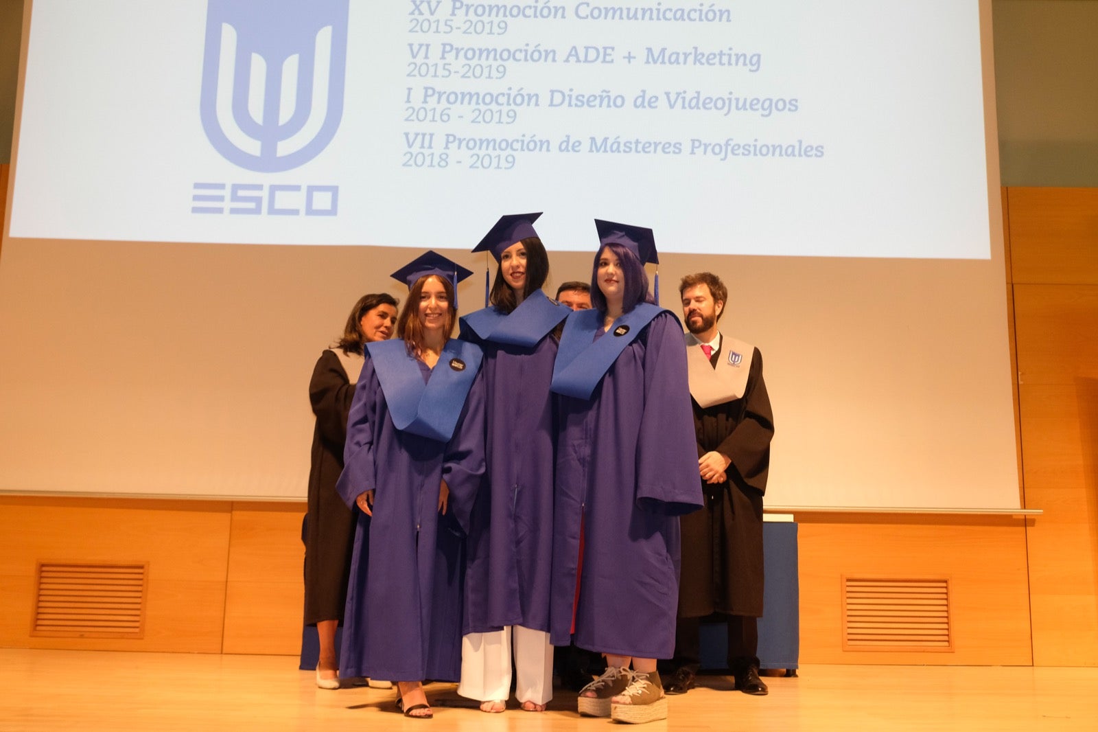 Después de cuatro años de estudios, la de anoche era una fecha muy esperada para varias promociones de esta escuela