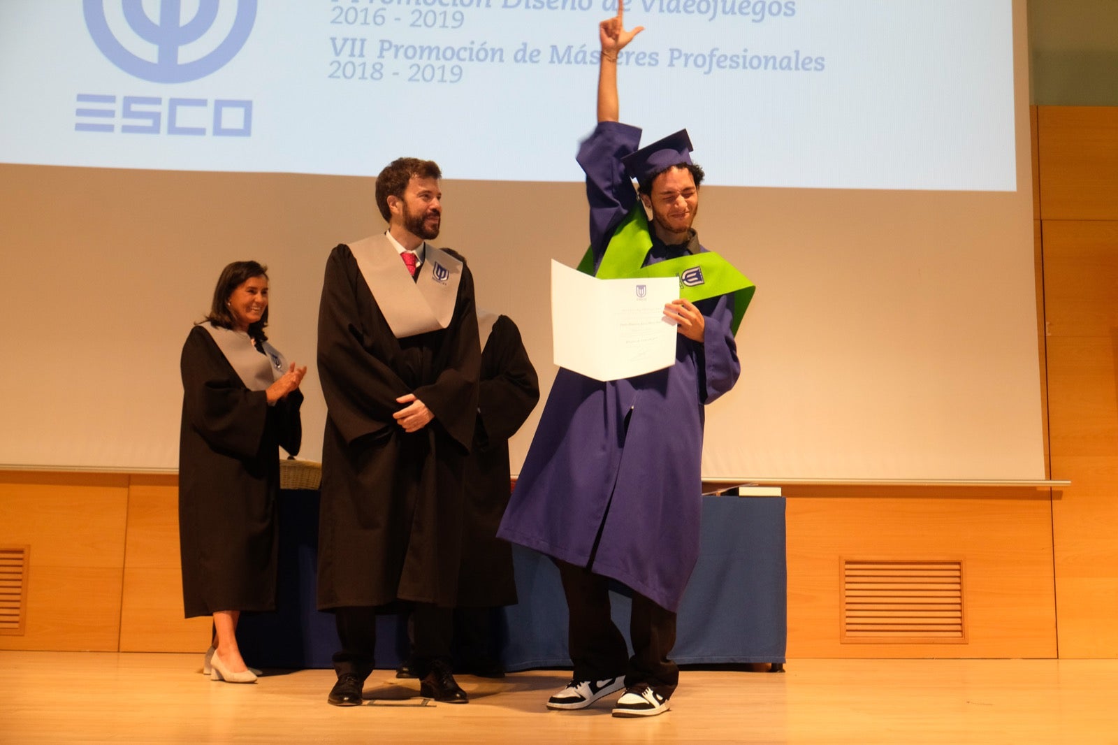 Después de cuatro años de estudios, la de anoche era una fecha muy esperada para varias promociones de esta escuela