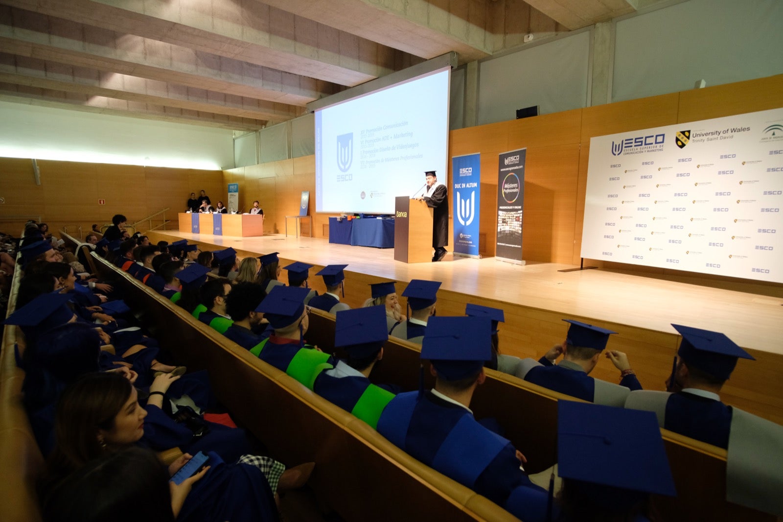 Después de cuatro años de estudios, la de anoche era una fecha muy esperada para varias promociones de esta escuela