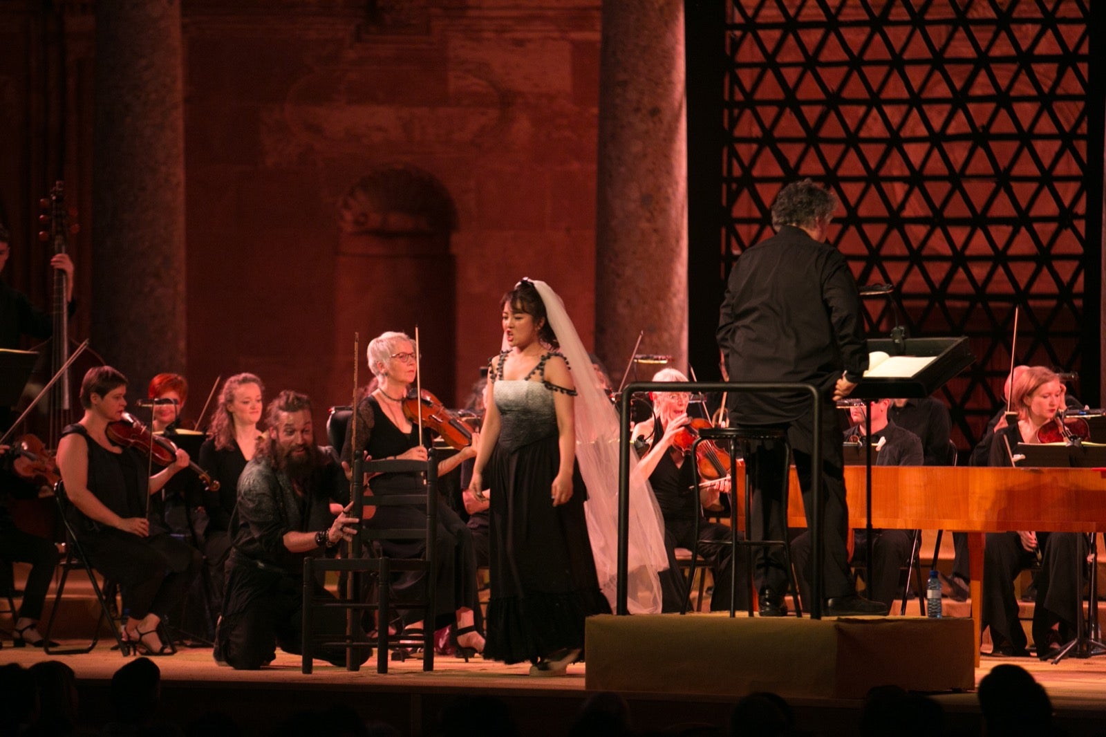 René Jacobs ofrece una versión amplia, luminosa, llena de ese espíritu mozartiano y que aflora en cualquier momento de tan grandiosa partitura