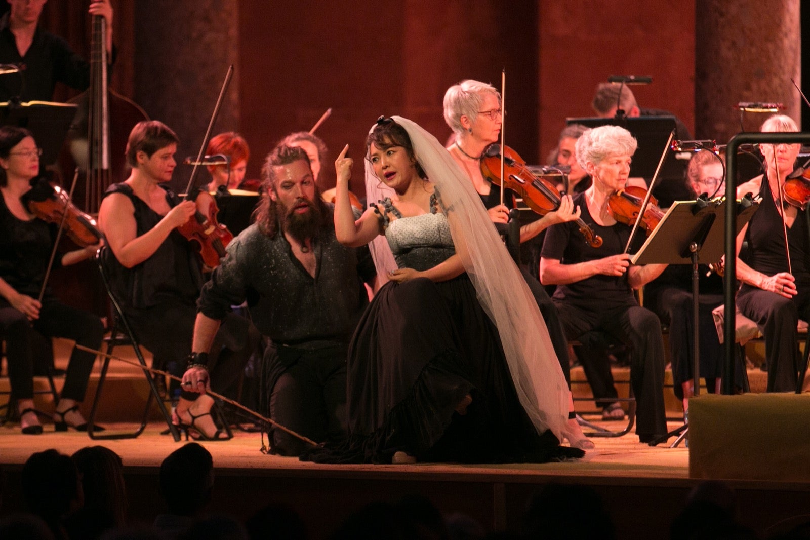 René Jacobs ofrece una versión amplia, luminosa, llena de ese espíritu mozartiano y que aflora en cualquier momento de tan grandiosa partitura