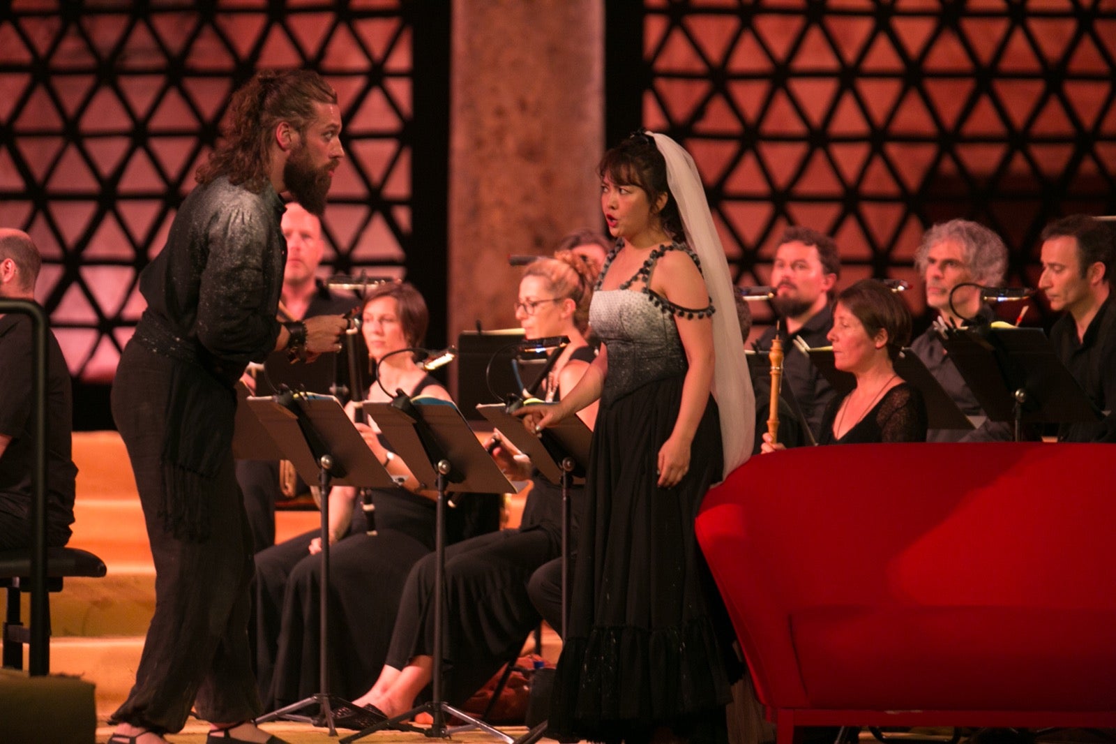 René Jacobs ofrece una versión amplia, luminosa, llena de ese espíritu mozartiano y que aflora en cualquier momento de tan grandiosa partitura