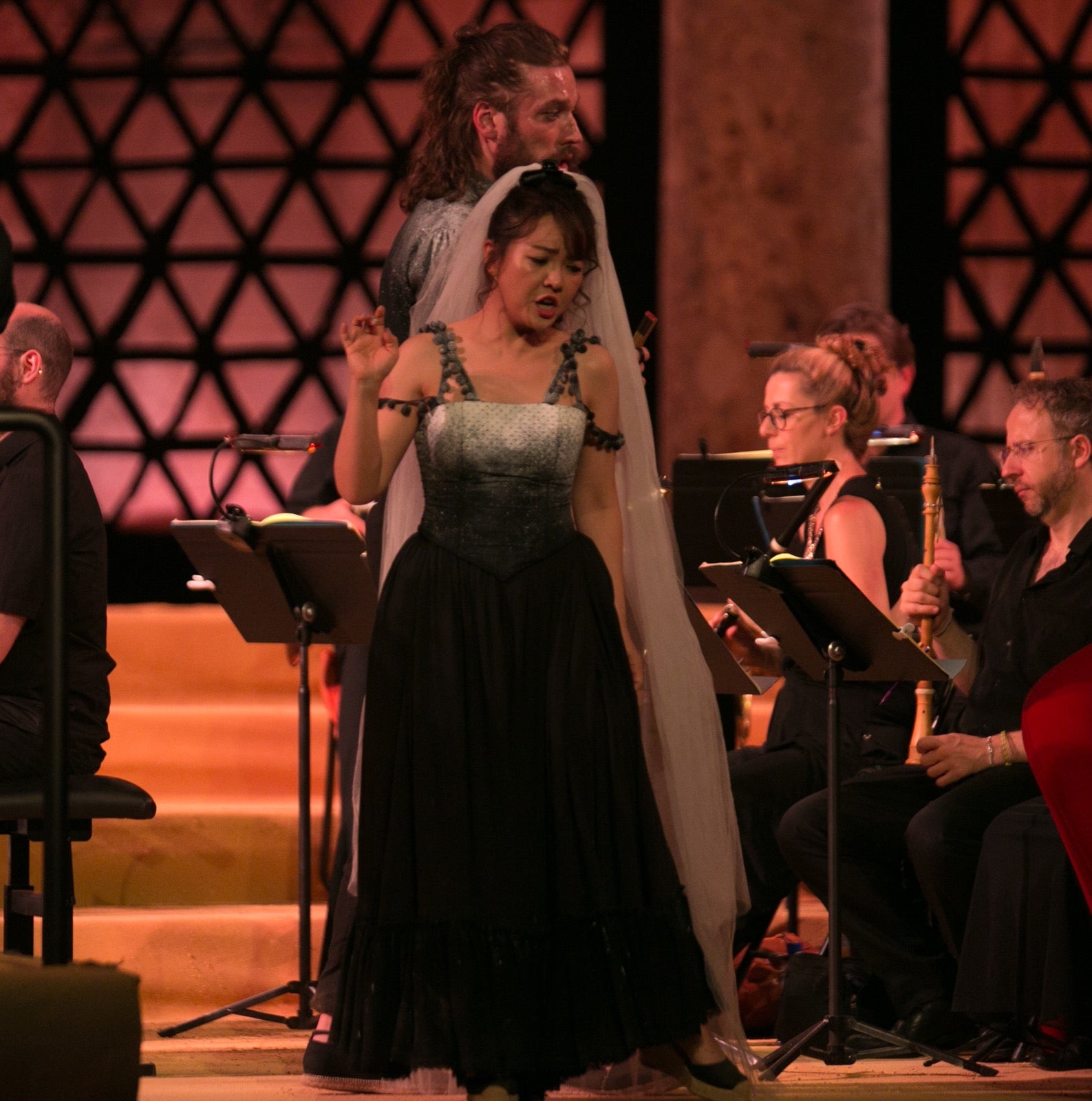 René Jacobs ofrece una versión amplia, luminosa, llena de ese espíritu mozartiano y que aflora en cualquier momento de tan grandiosa partitura