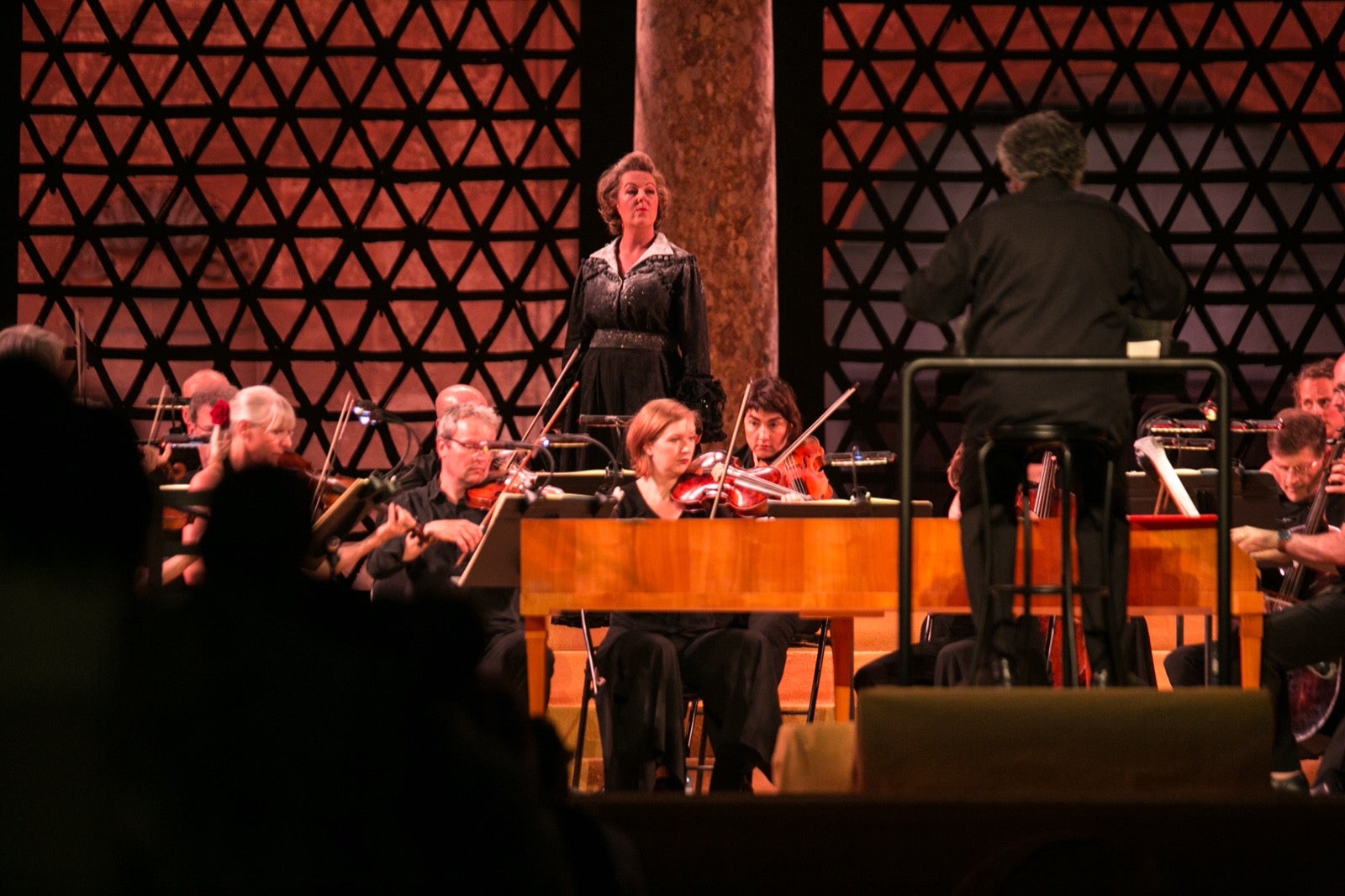 René Jacobs ofrece una versión amplia, luminosa, llena de ese espíritu mozartiano y que aflora en cualquier momento de tan grandiosa partitura