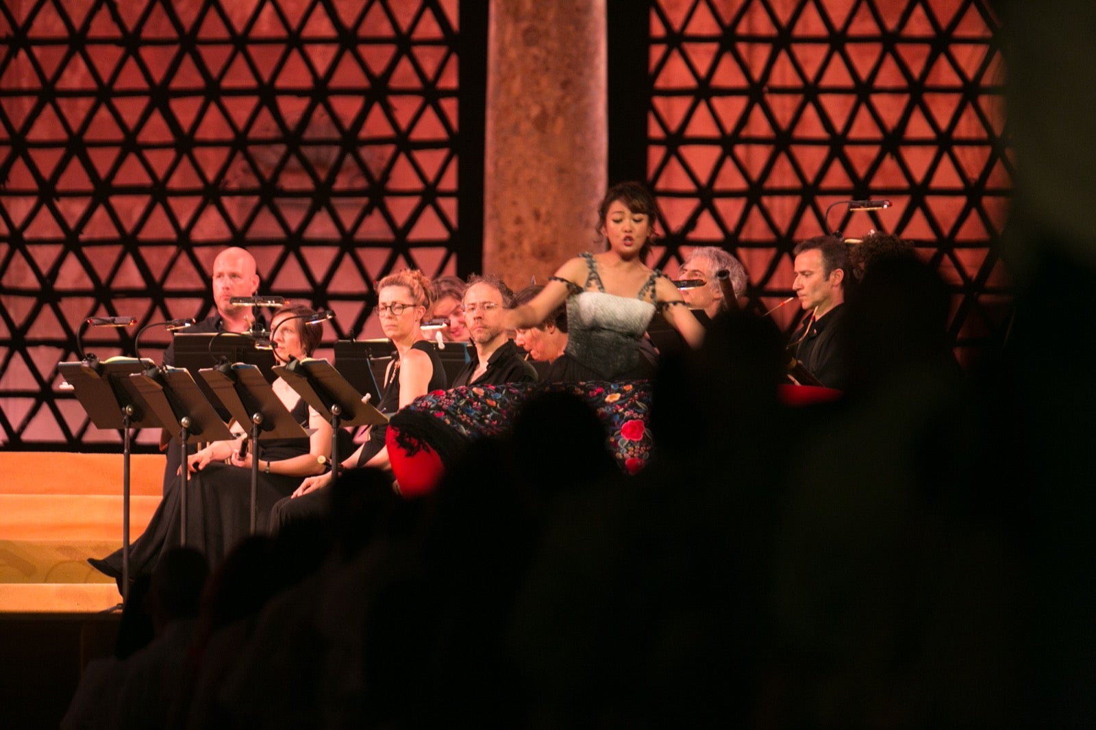 René Jacobs ofrece una versión amplia, luminosa, llena de ese espíritu mozartiano y que aflora en cualquier momento de tan grandiosa partitura