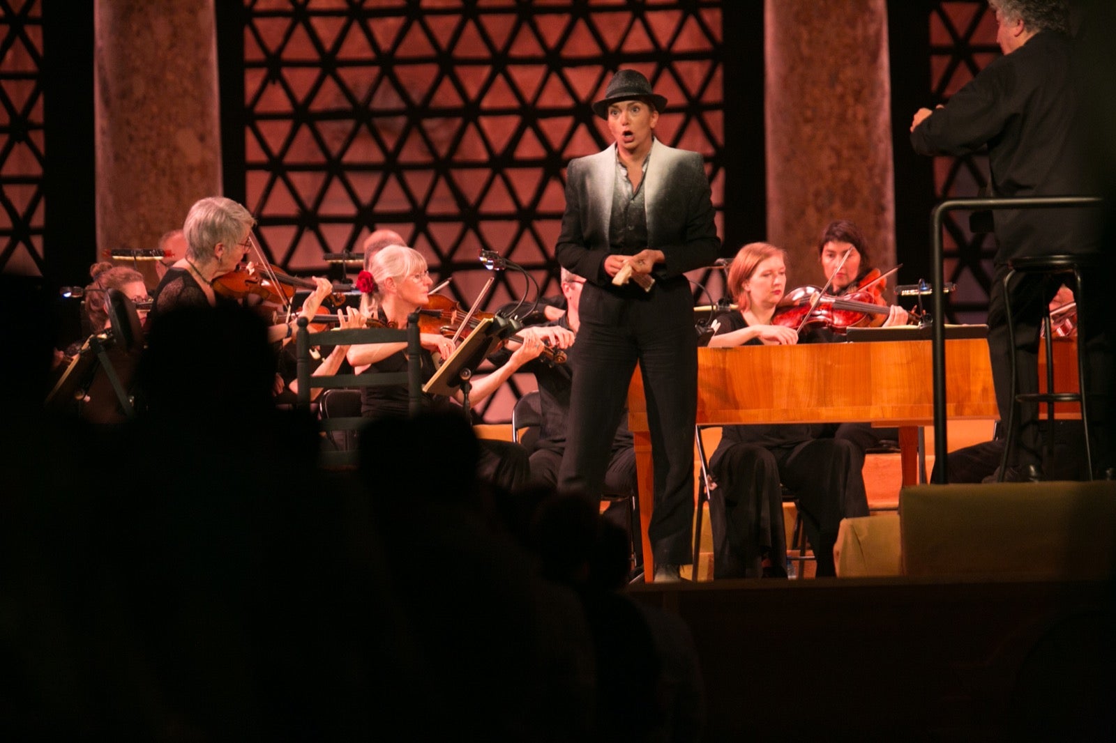 René Jacobs ofrece una versión amplia, luminosa, llena de ese espíritu mozartiano y que aflora en cualquier momento de tan grandiosa partitura