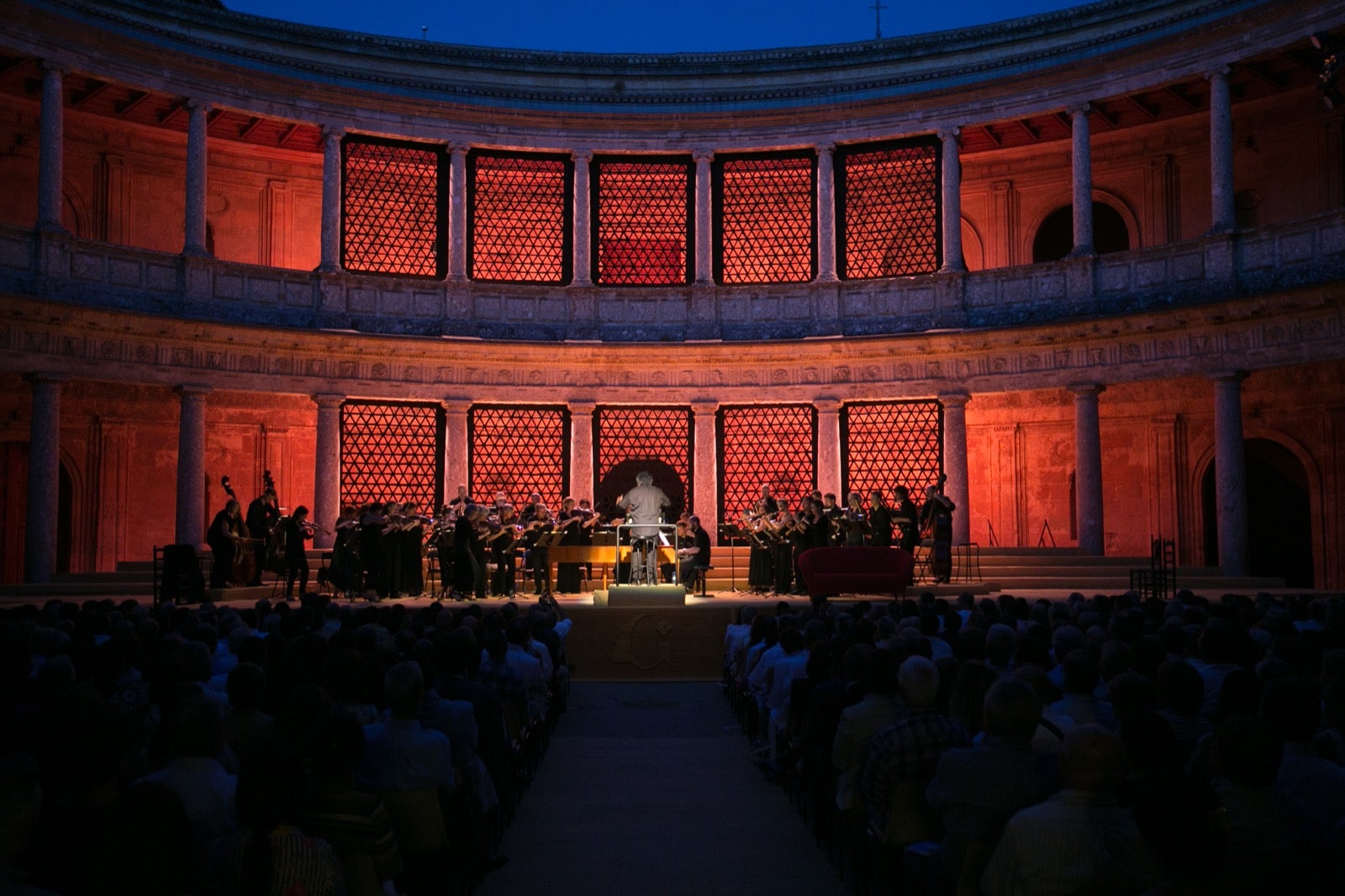 René Jacobs ofrece una versión amplia, luminosa, llena de ese espíritu mozartiano y que aflora en cualquier momento de tan grandiosa partitura