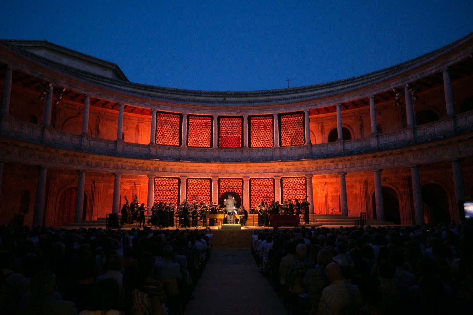 René Jacobs ofrece una versión amplia, luminosa, llena de ese espíritu mozartiano y que aflora en cualquier momento de tan grandiosa partitura