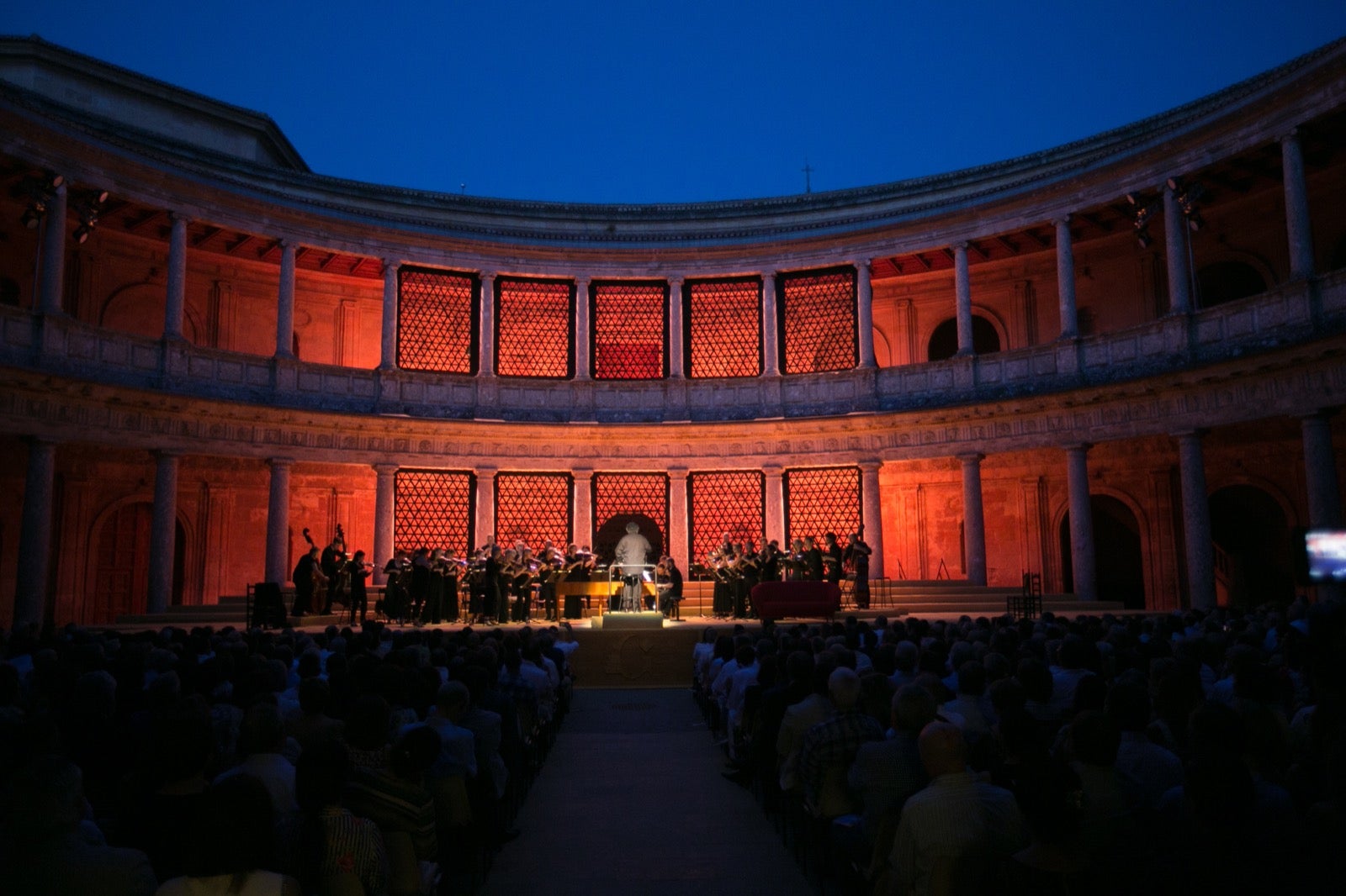 René Jacobs ofrece una versión amplia, luminosa, llena de ese espíritu mozartiano y que aflora en cualquier momento de tan grandiosa partitura