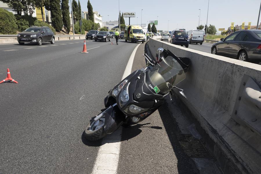 El choque se ha producido a la altura del kilómetro 122, en la salida al polígono de Asegra