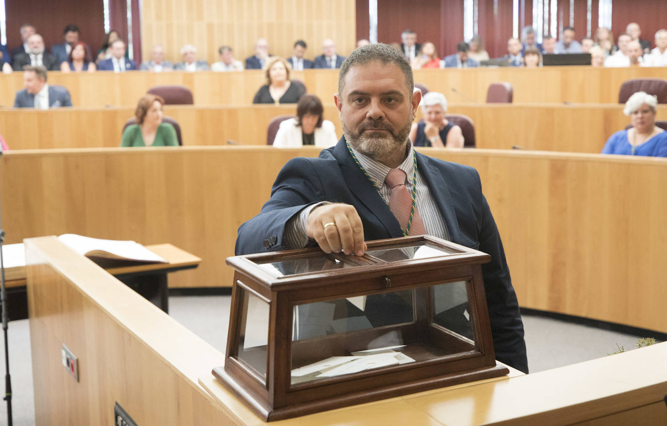 José Entrena ha sido reelegido presidente contando con los votos de PSOE, Adelante, IU y Cs