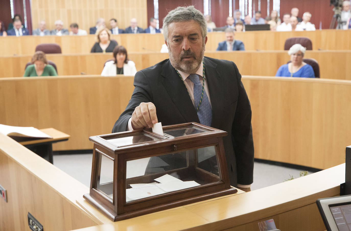 José Entrena ha sido reelegido presidente contando con los votos de PSOE, Adelante, IU y Cs
