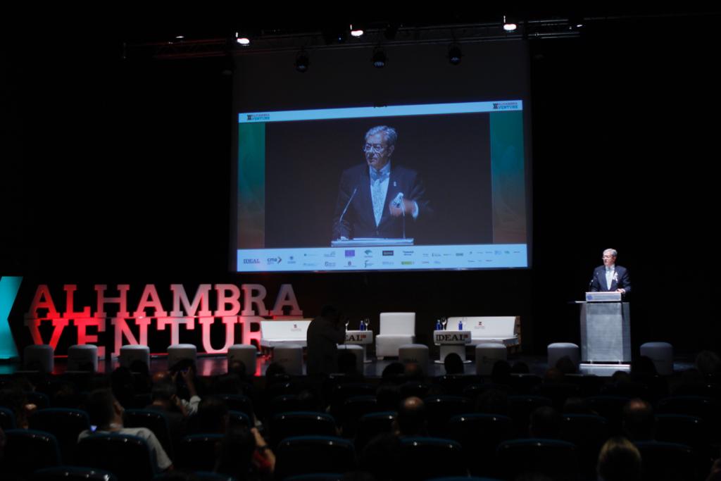 Rogelio Velasco, consejero de Economía, Conocimiento, Empresas y Universidad de la Junta de Andalucía, asegura que "el miedo a emprender hay que superarlo"