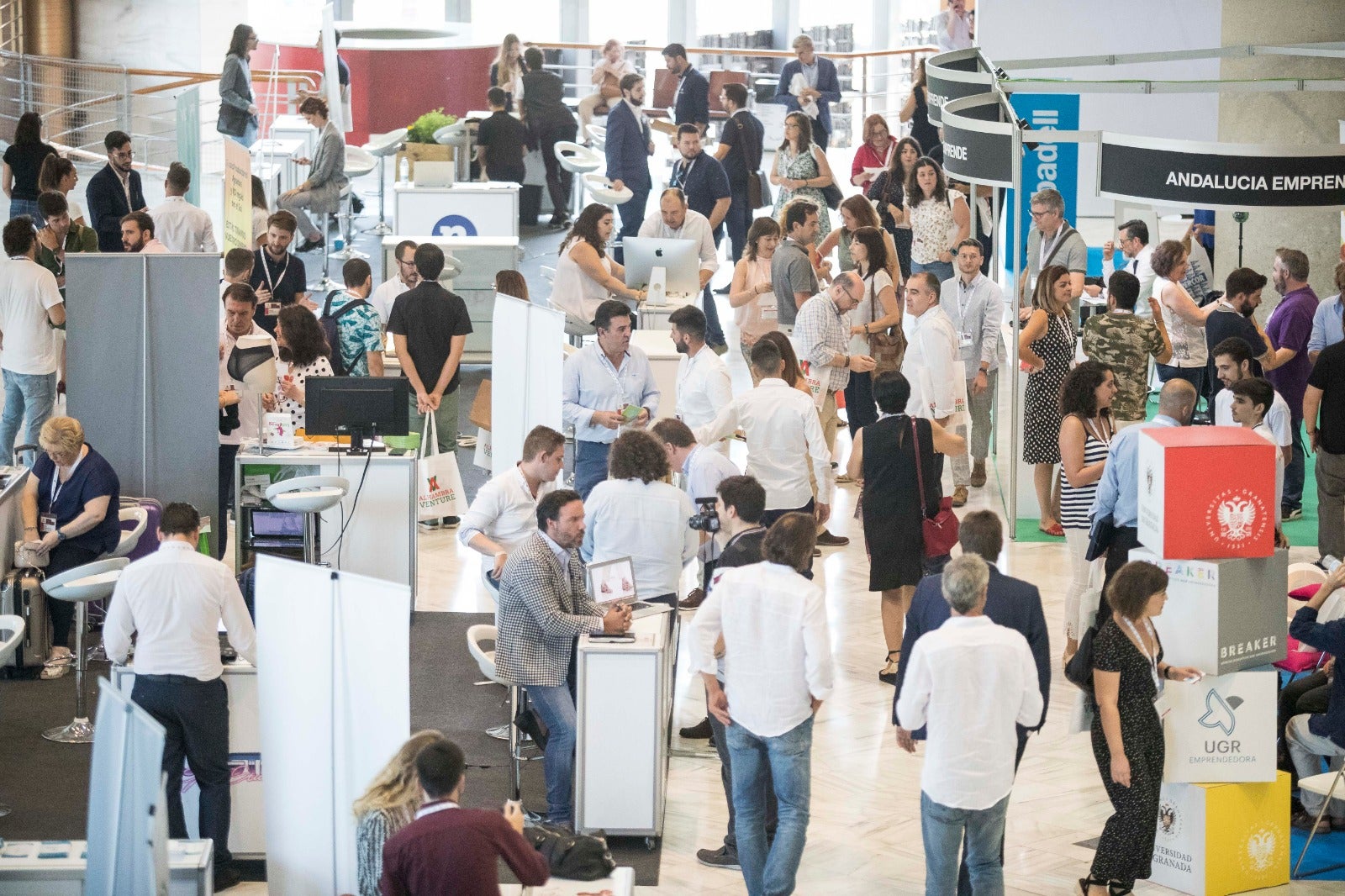 Intensa actividad en todo el palacio para conocer los proyectos más innovadores