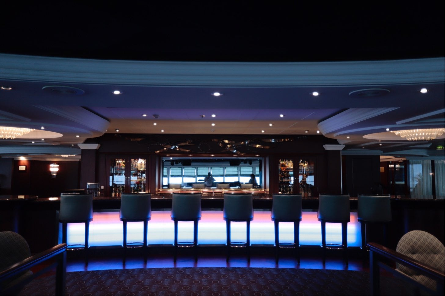 El navío, con una capacidad de 700 pasajeros, ha traído a 670 visitantes y 400 integrantes del personal de tripulación, la mayoría estadounidenses a recorrer el municipio.