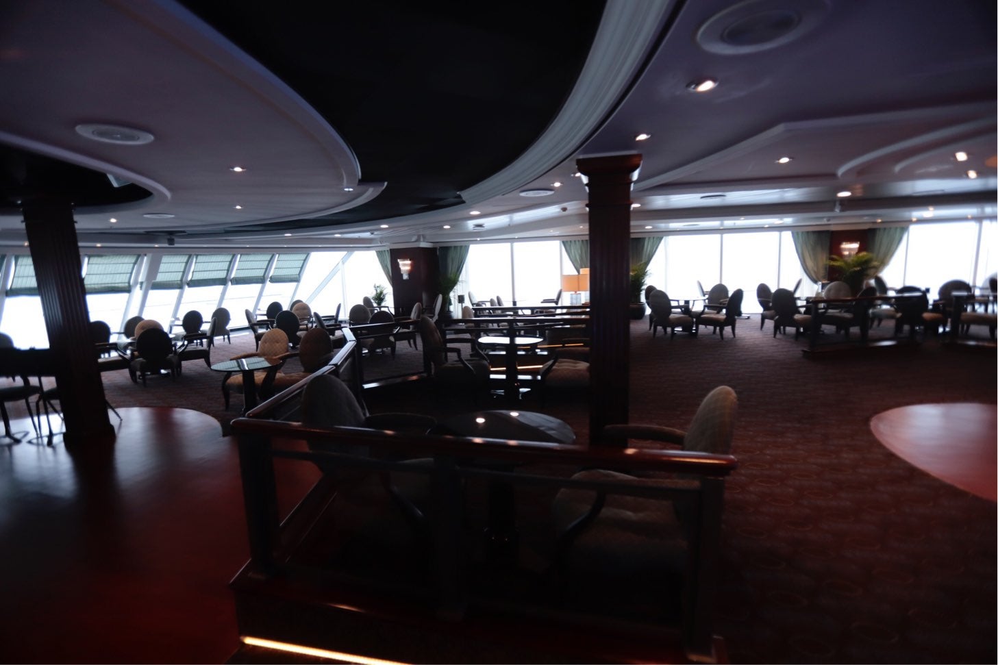 El navío, con una capacidad de 700 pasajeros, ha traído a 670 visitantes y 400 integrantes del personal de tripulación, la mayoría estadounidenses a recorrer el municipio.