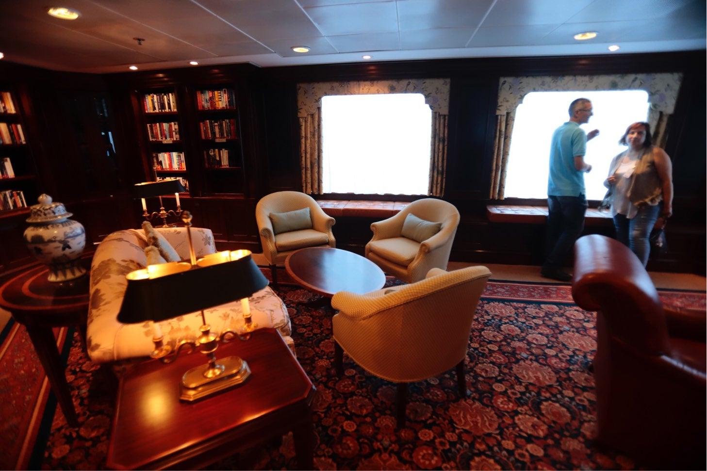 El navío, con una capacidad de 700 pasajeros, ha traído a 670 visitantes y 400 integrantes del personal de tripulación, la mayoría estadounidenses a recorrer el municipio.