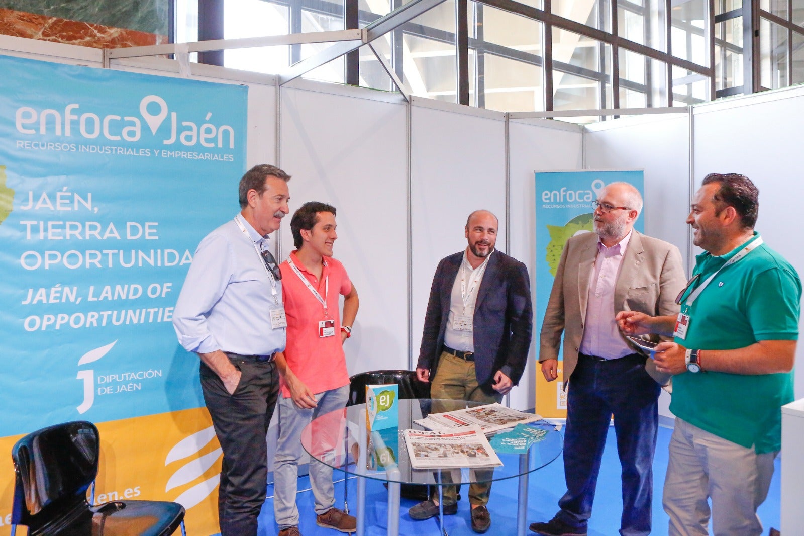 Stand de la Diputación de Jaén, con emprendedores de la provincia. 