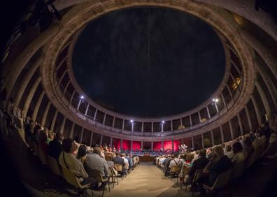 Imagen secundaria 1 - Música francesa dirigida por un granadino