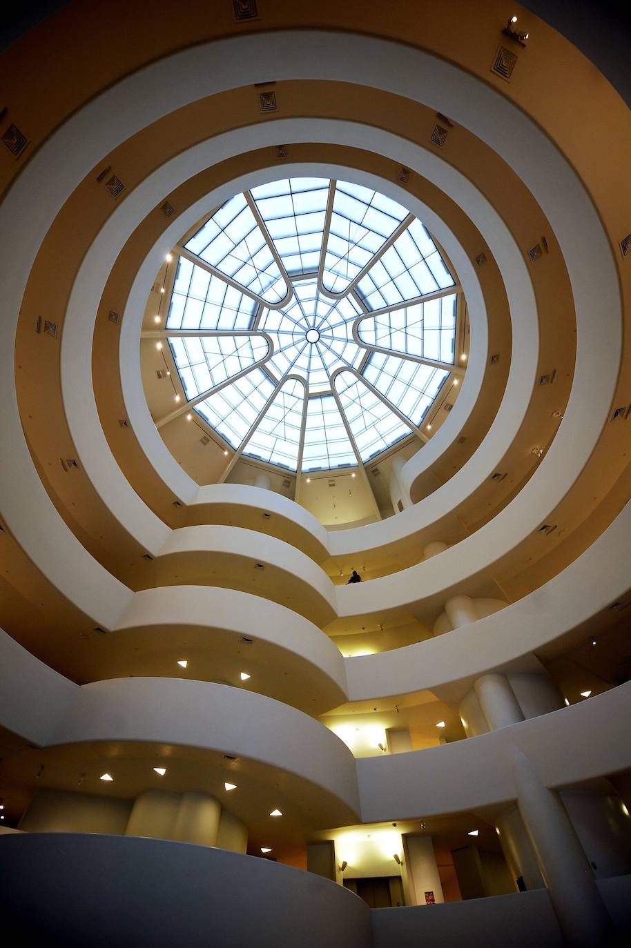 9. Obras de Frank Lloyd Wright. El museo Guggenheim de Nueva York y otros siete edificios del afamado arquitecto estadounidense son parte de las nuevas maravillas de la Unesco. Estas ocho construcciones, casi todas concebidas y construidas durante la primera mitad del siglo XX, son símbolo de la «arquitectura orgánica», de la que Lloyd es precursor.