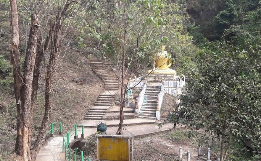 29. Xieng Khuang (Laos): El nombre de este llano (Xieng Khuang significa Llano de las Tinajas), situado en una meseta del centro de Laos, se debe a las 2.100 tinajas megalíticas de forma tubular, diseminadas por su territorio, que datan de la Edad del Hierro en este país (siglos V a.C. - V d.C.) y estaban destinadas a la ejecución de diversas prácticas funerarias.