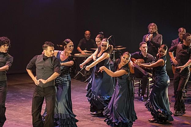 Parte del cuadro flamenco del ballet andaluz, en el Maestro Padilla.