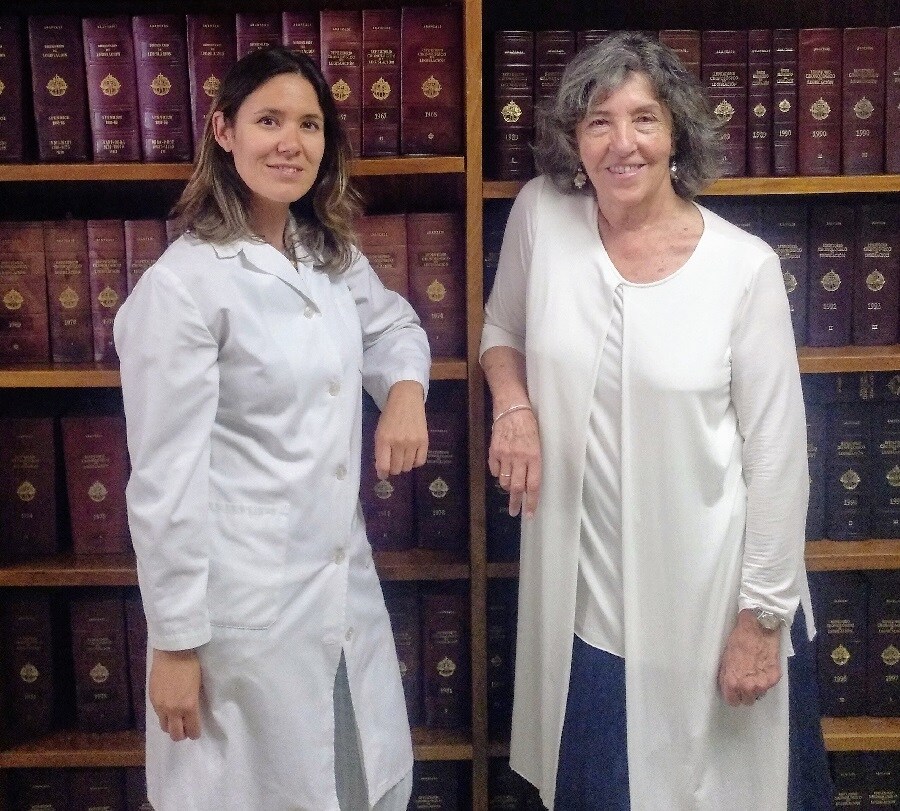 Las investigadoras del Grupo de investigación en Atención Farmacéutica de la Universidad de Granada María José Faus y María Fernández. 