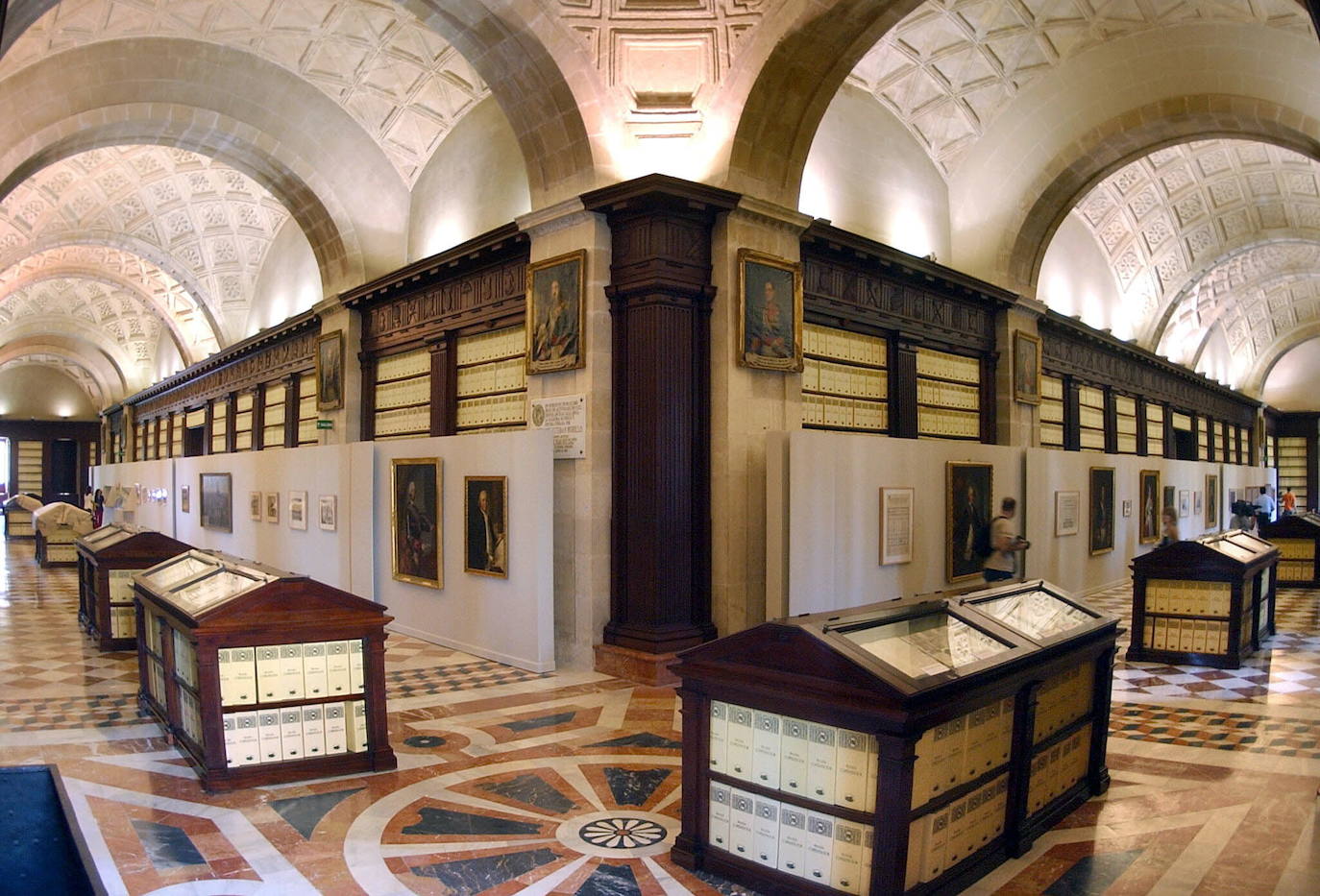 8. Archivo de Indias de Sevilla. Declarado Patrimonio Mundial junto con la Catedral y el Alcázar en 1987 (Foto: Eduardo Abad/EFE)