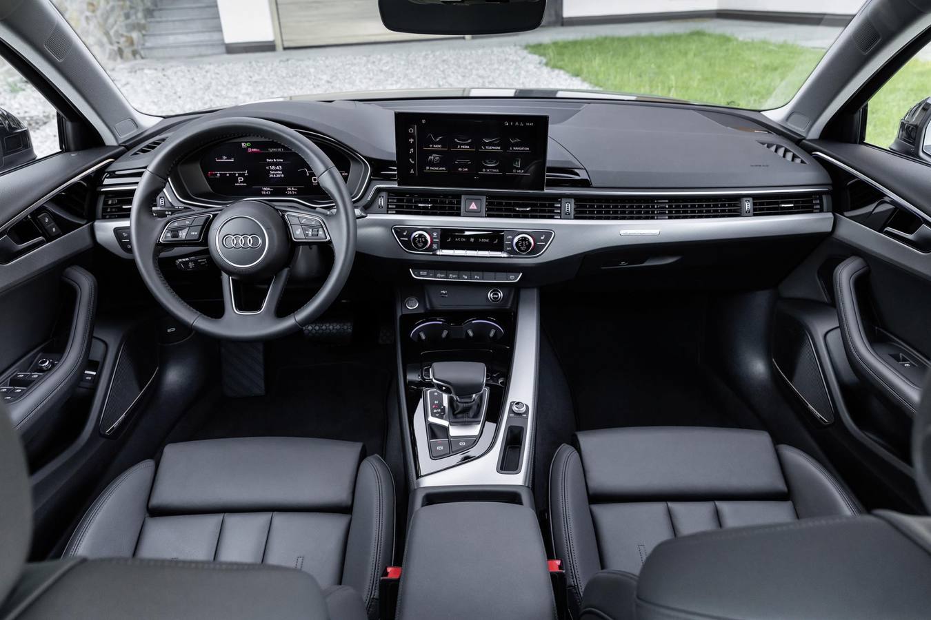 La berlina media de Audi se renueva con una línea más deportiva y en la carrocería se integran los rasgos que definen el último lenguaje de diseño del fabricante. 