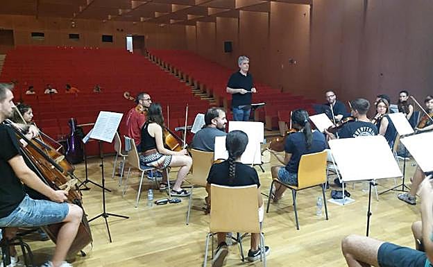 El taller de dirección de orquesta se clausura con éxito