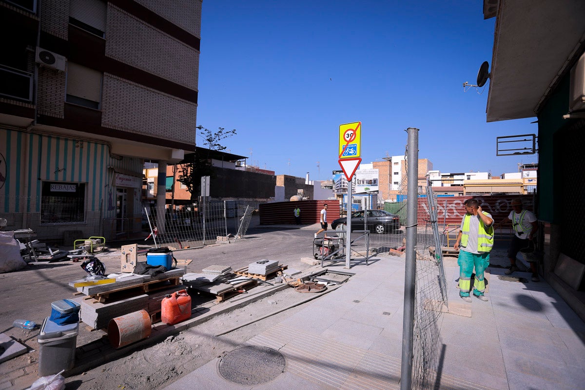 La alcaldesa aseguró a final de junio que si la obra no estaba acabada por completo hoy se expedientaría a la empresa